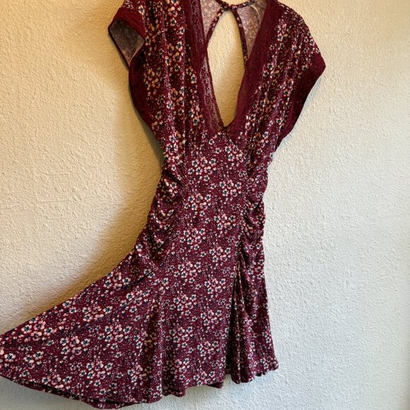 Free People Sweet Talker Floral 90s MinI Dress In Merlot - Picture 7 of 11